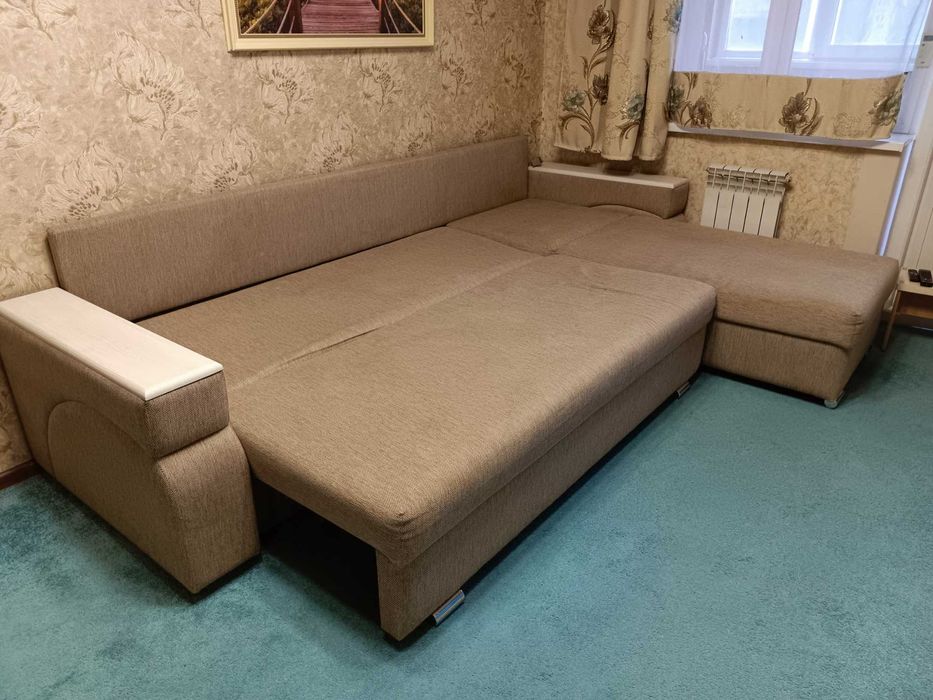 Диван раскладной с нишами для хранения