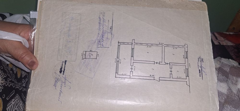 Tashmoreda  Dõm sotiladi 2 etajli  dôm 2etaji  2xona 3xona qlingan