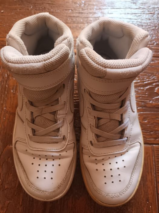 Vând adidas nike