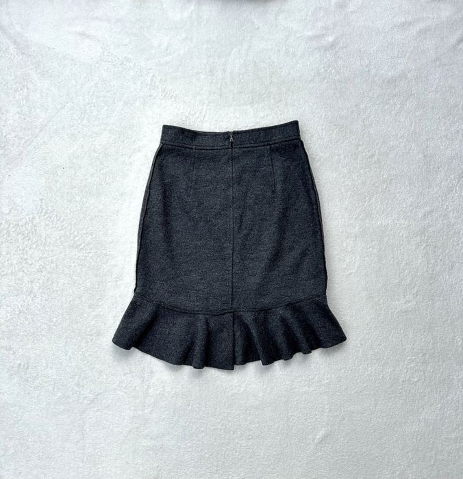 ОРИГИНАЛНА Вълнена пола Prada Milano - размер IT40 (М), Отлично състояние