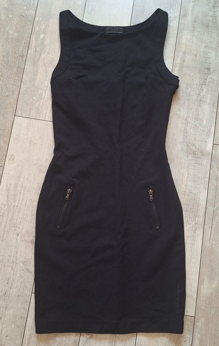 Рокля Guess XS и рокля на НМ