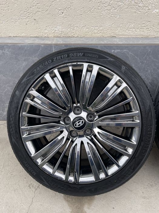 Продам диски в идельном состояние, от KIA K8!