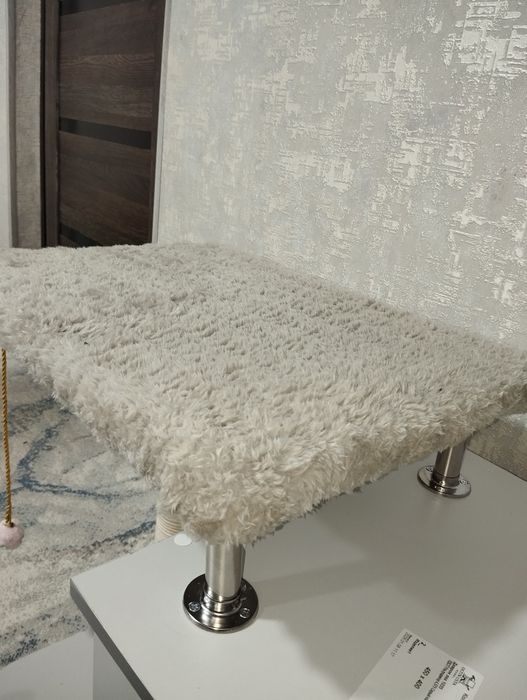 Mushuk uchun chiroyli uy.  Прекрасный домик для кошки.