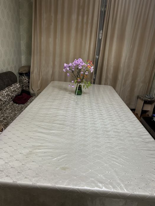 Стол для гостинной