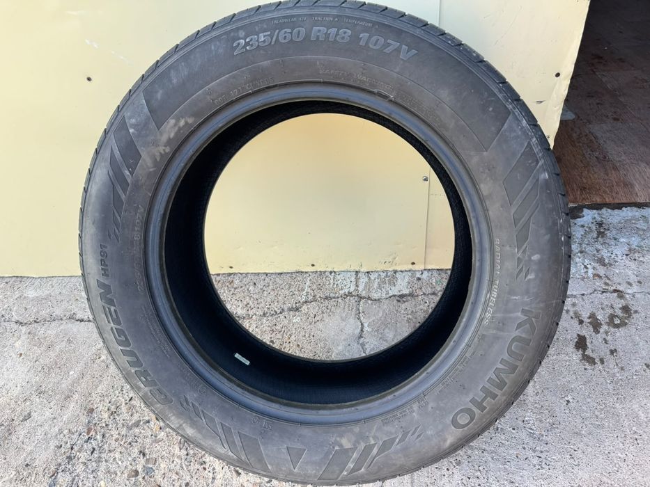 Продам шины летний Kumho Grugem 235/60/r18