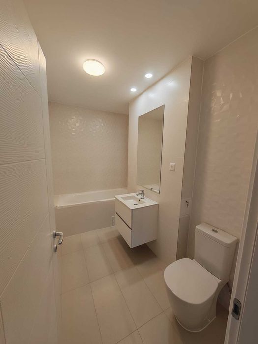 apartament hils republica 3 camere