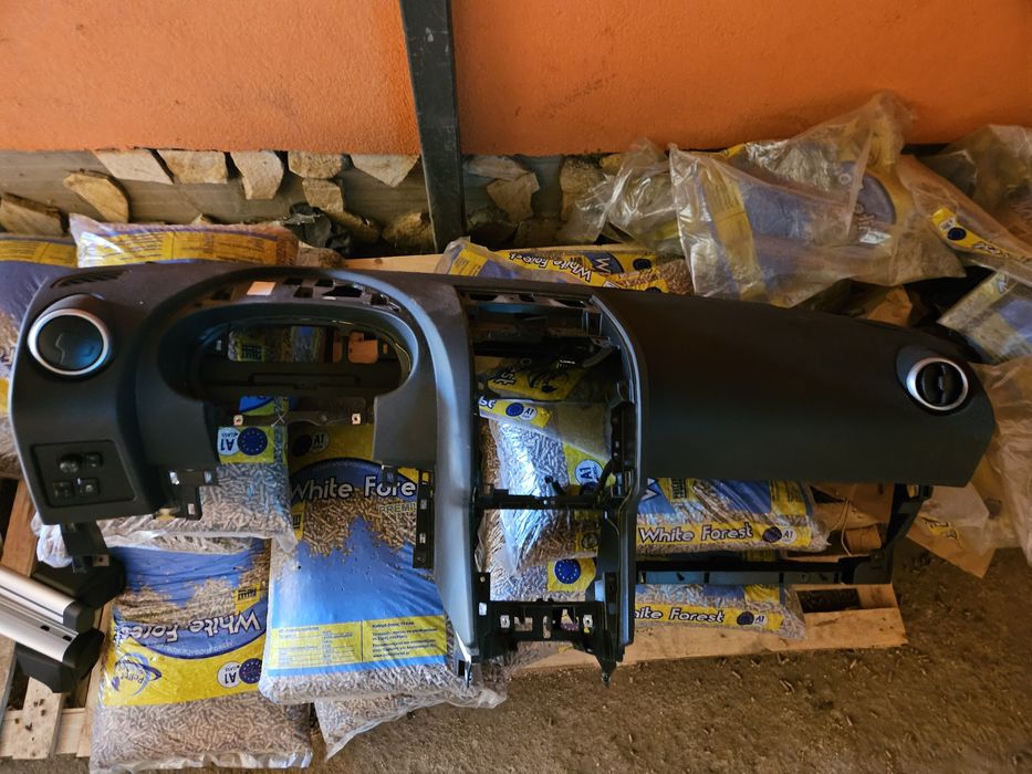 Арматурно табло с аербег за Nissan Qashkai