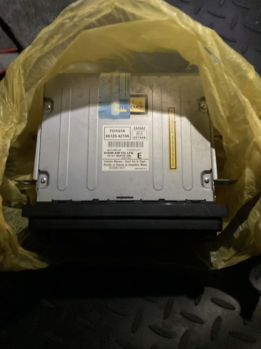 Продам Магнитафон от тойоты rav 4