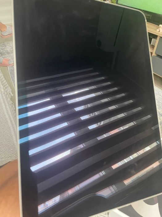 İ PAD AİR 5 Th Generation Wi - Fi + Celluar With '' Simkart '' 64 GB