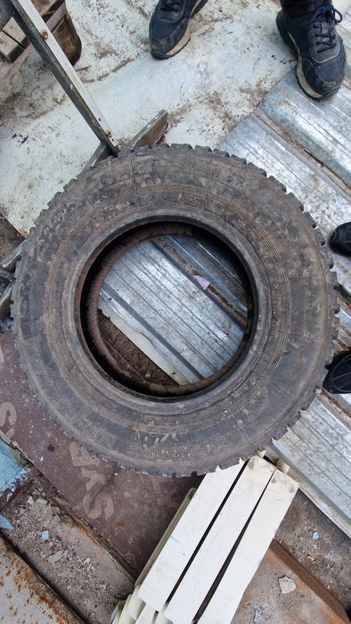 Шина на внедорожник