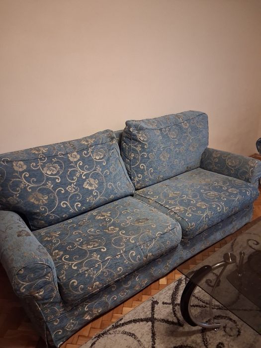 Vând 2 canapele fixe