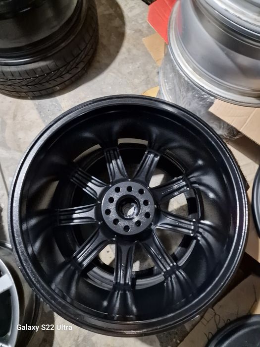 AUDI 18 и 19 цола  5X100 и 5X112 комбинирани 19 цола оригиналниЗамъка