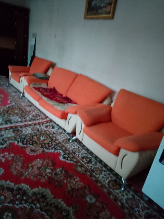Divan kreslo sotiladi