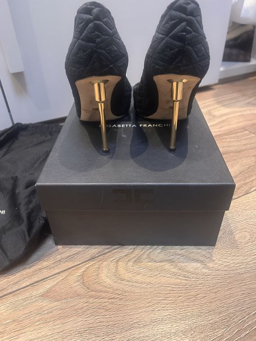 Elisabetta Franchi обувки с висок метален емблематичен ток