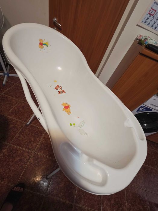 Продавам корито със стойка