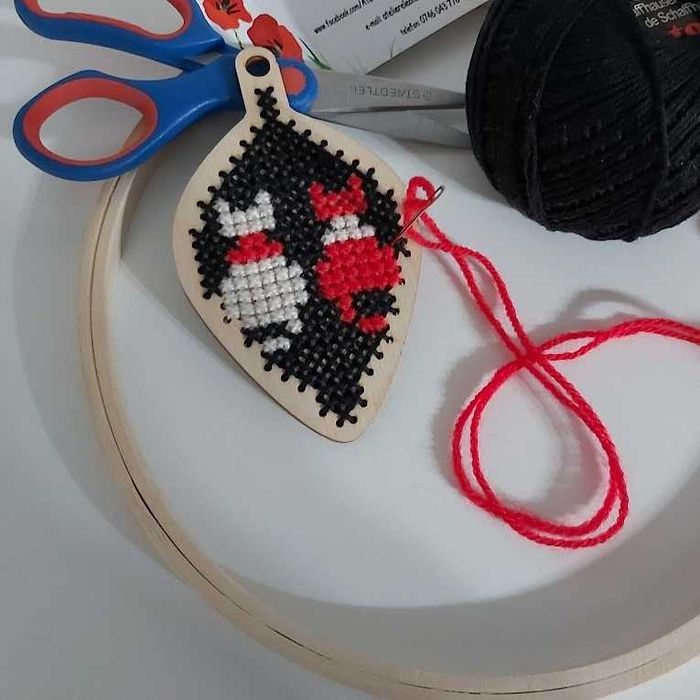 Brelocuri, accesorii cusute manual