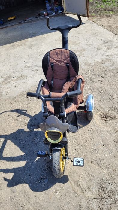 Продам велосипед трех колесный