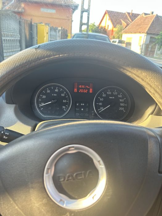 Vând Dacia Sandero 1.2 16V – Perfectă de Oraș și Drum Lung