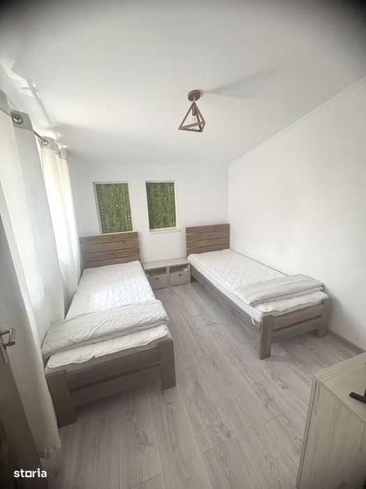 Apartament la casă, cu 4 camere