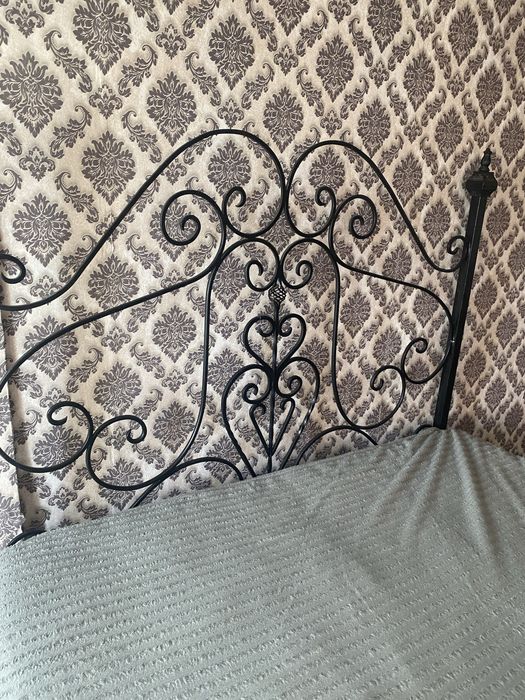 Продам 2х спальную кровать