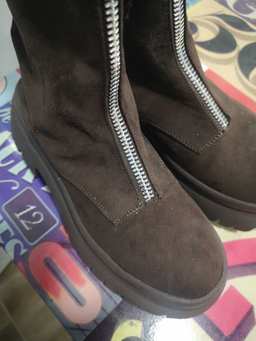 Разпродажба дамски валурвни боти