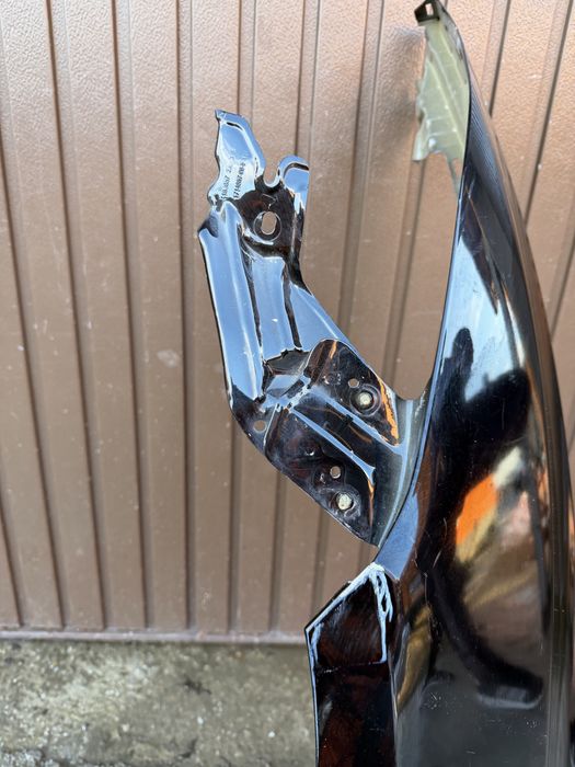 Aripa stanga fata Tesla Model 3