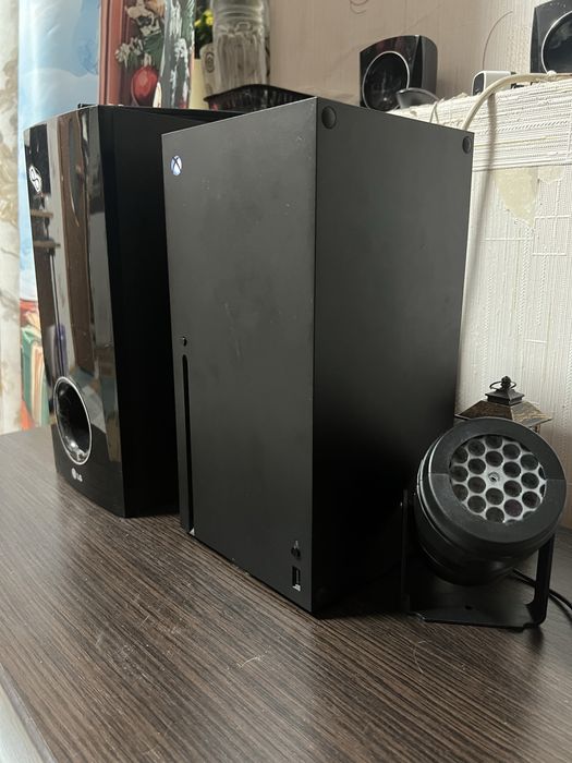 Xbox series x комплект + 1 геймпад