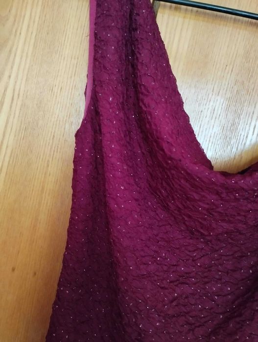 Дамска рокля с лек брокат