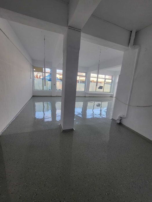 inchiriez spatiu comercial Pucioasa zona pietei