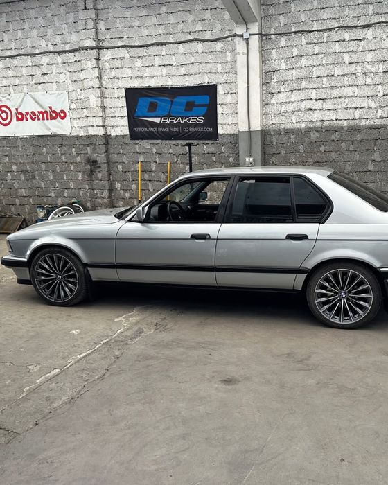 Продаётся BMW e32 v12 750