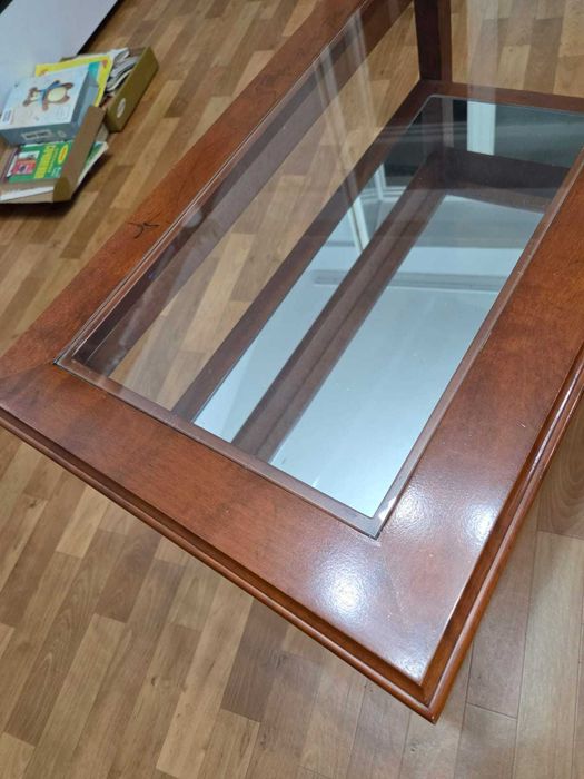 Стол кофейный для гостинной