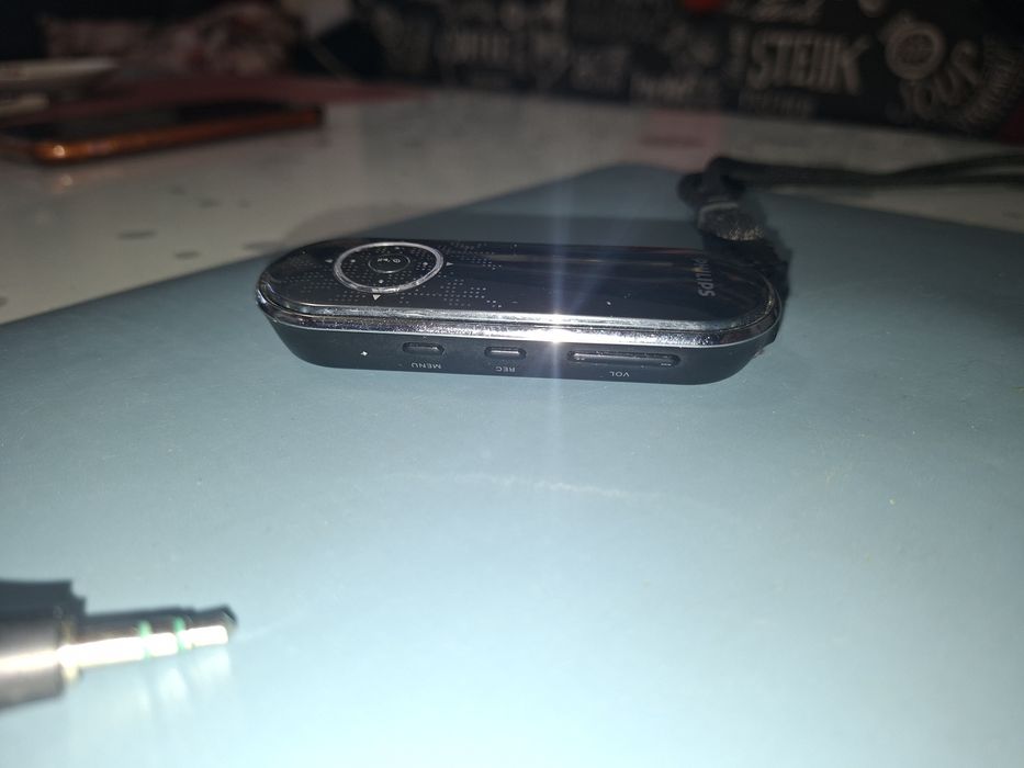 Philips GoGear, 2 GB, MP3 Player, FM radio, Plug & Play  USB Direct