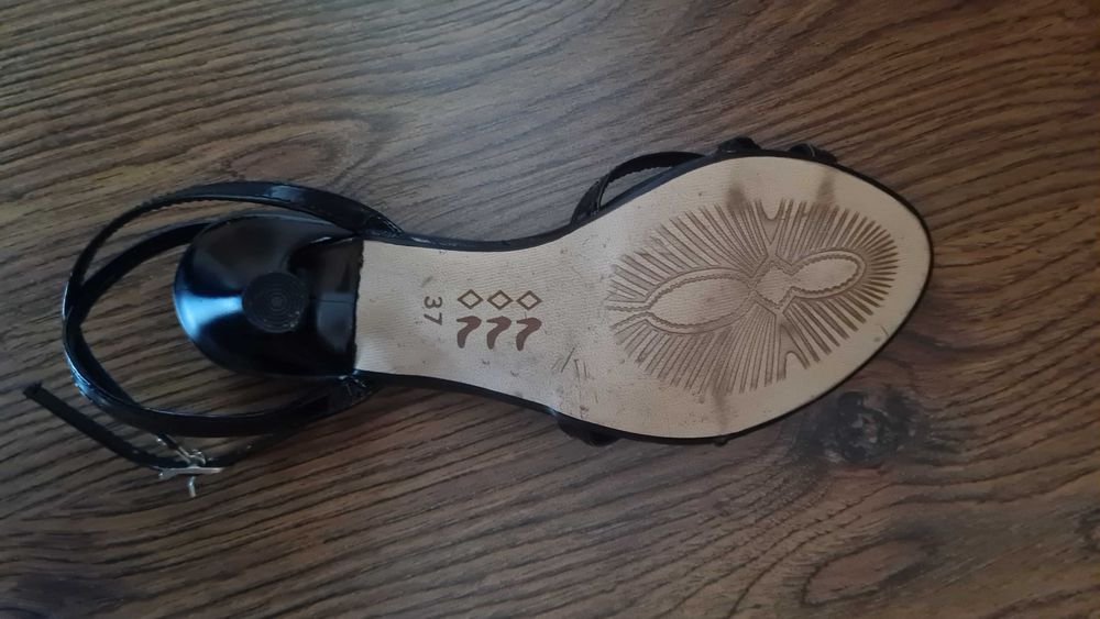 Черни сандали 37 номер