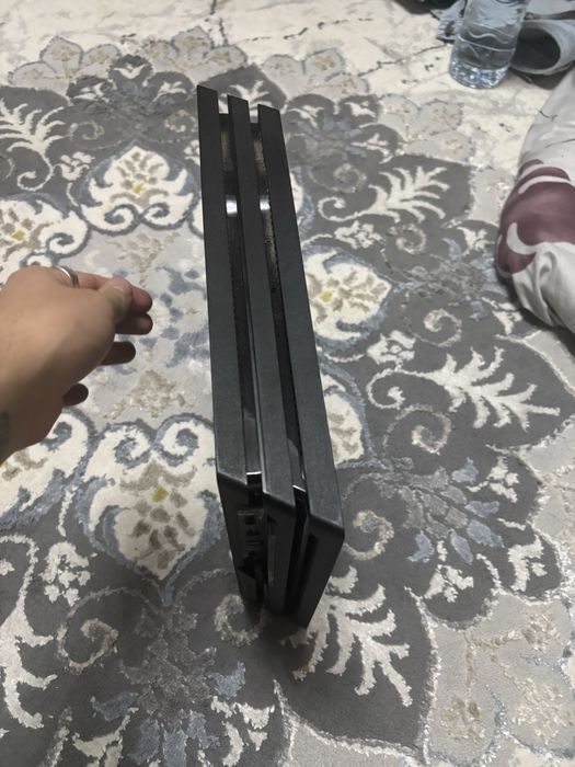 Playstation 4 pro 1tb