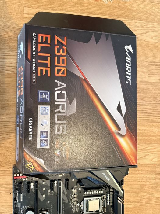 Kit Aorus Z390 Elite +I9 9900k Domnesti •