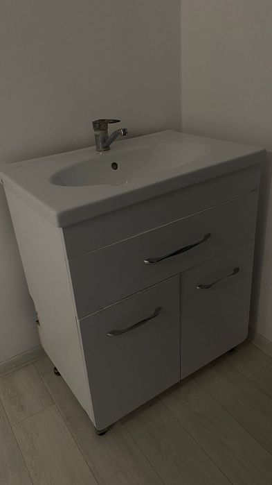 Раквина айнасымен