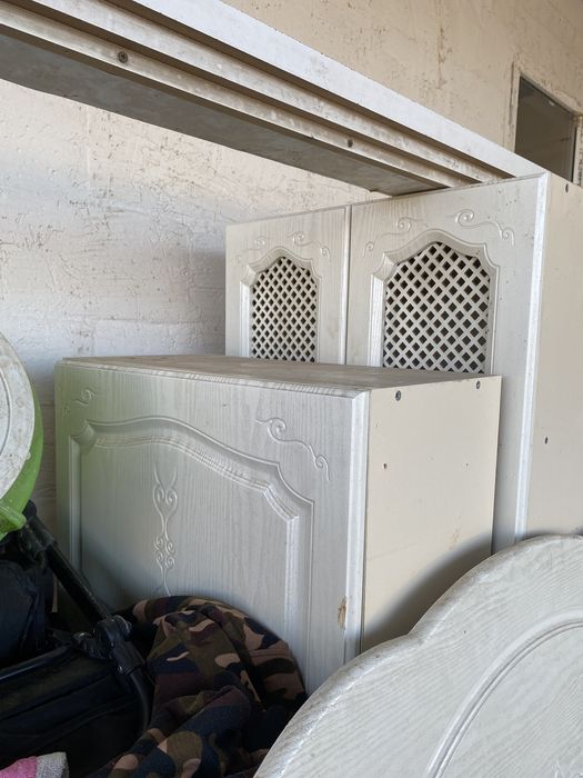 Срочно продам кровать стол Кухню