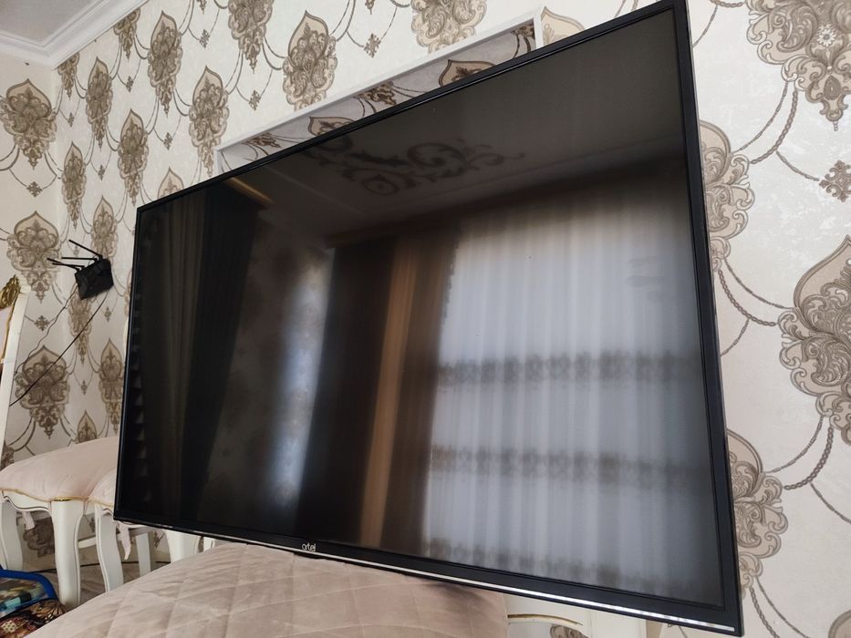 Продаётся телевизор артел 43 диагональ