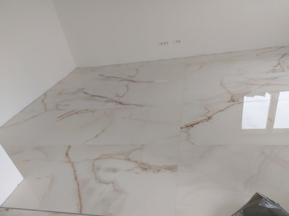 constructori cu  peste 20 de ani de experienta , executam finisaje .