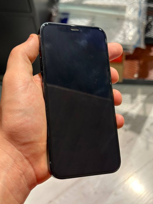 iPhone 12 ideal holatda, karobka bor