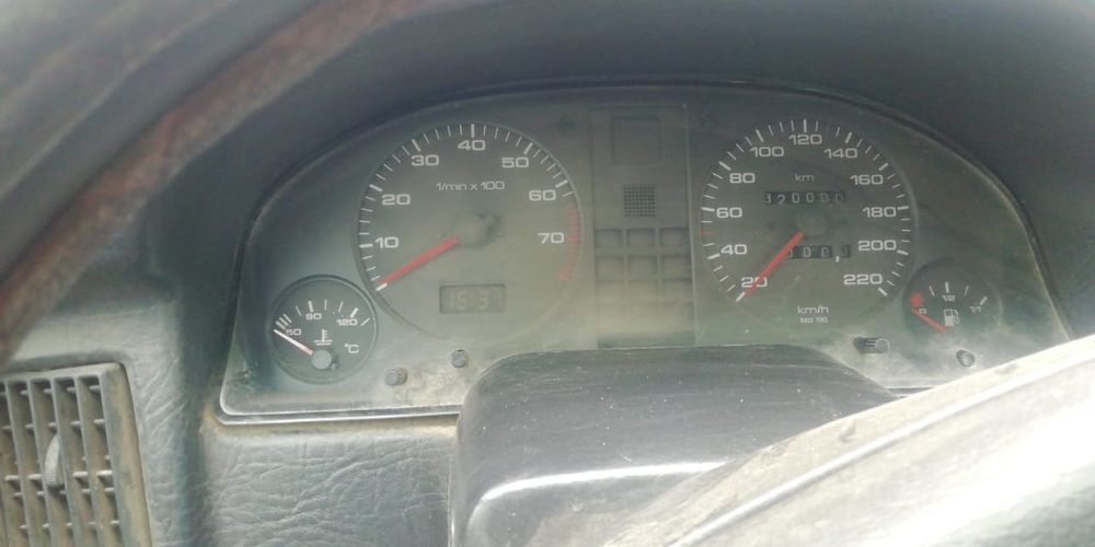 Щиток приборов Ауди 80