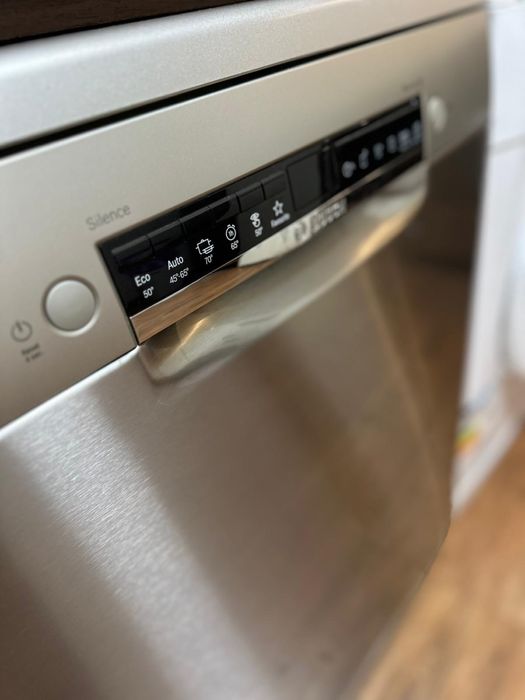 Masina de spalat vase Bosch impecabila tehnic si estetic