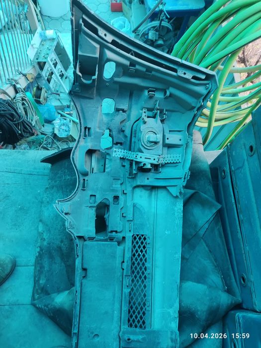 Передний бампер mersedes 203