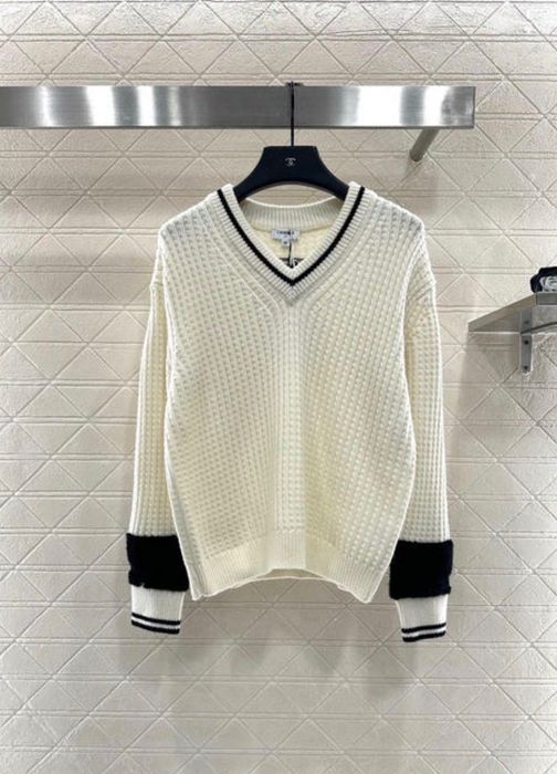 Пуловер на Chanel 2025 Наличен