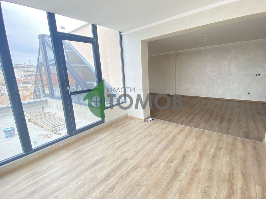 Продава се Тристаен апартамент в Шумен, Център - 129 кв.м за 1500 €/кв.м - Снимка #5