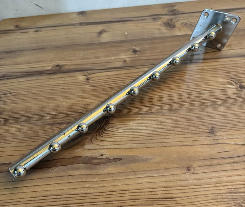 Вешалки для магазинов.