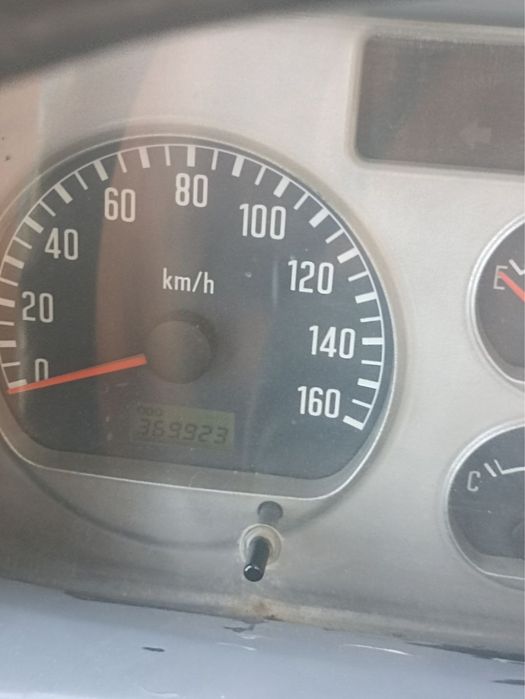 Isuzu np 37 myaxki