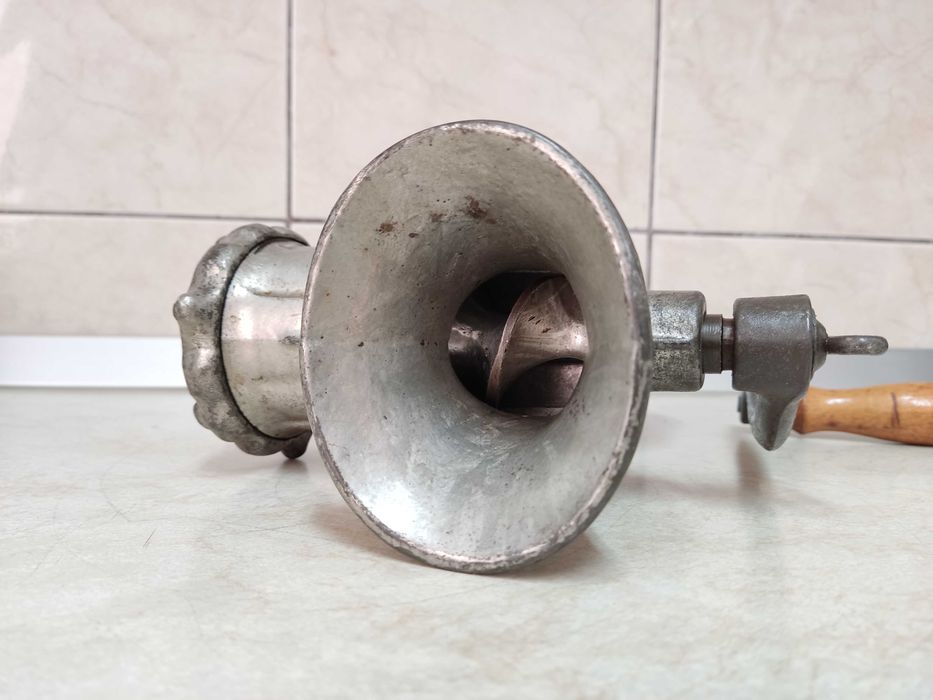 Vintage Masina tocat carne Bona Beer marimea 8 Germania