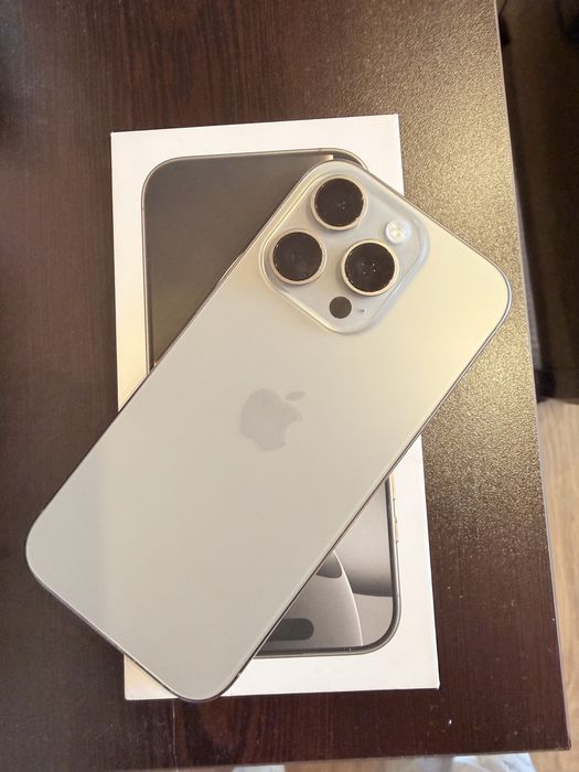 iPhone 16 pro 128 gb топ състояние още 16,17 месеца гаранция