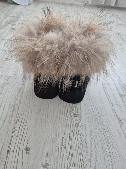 Cizme UGG din piele naturala si blanita naturala./ Transport gratuit